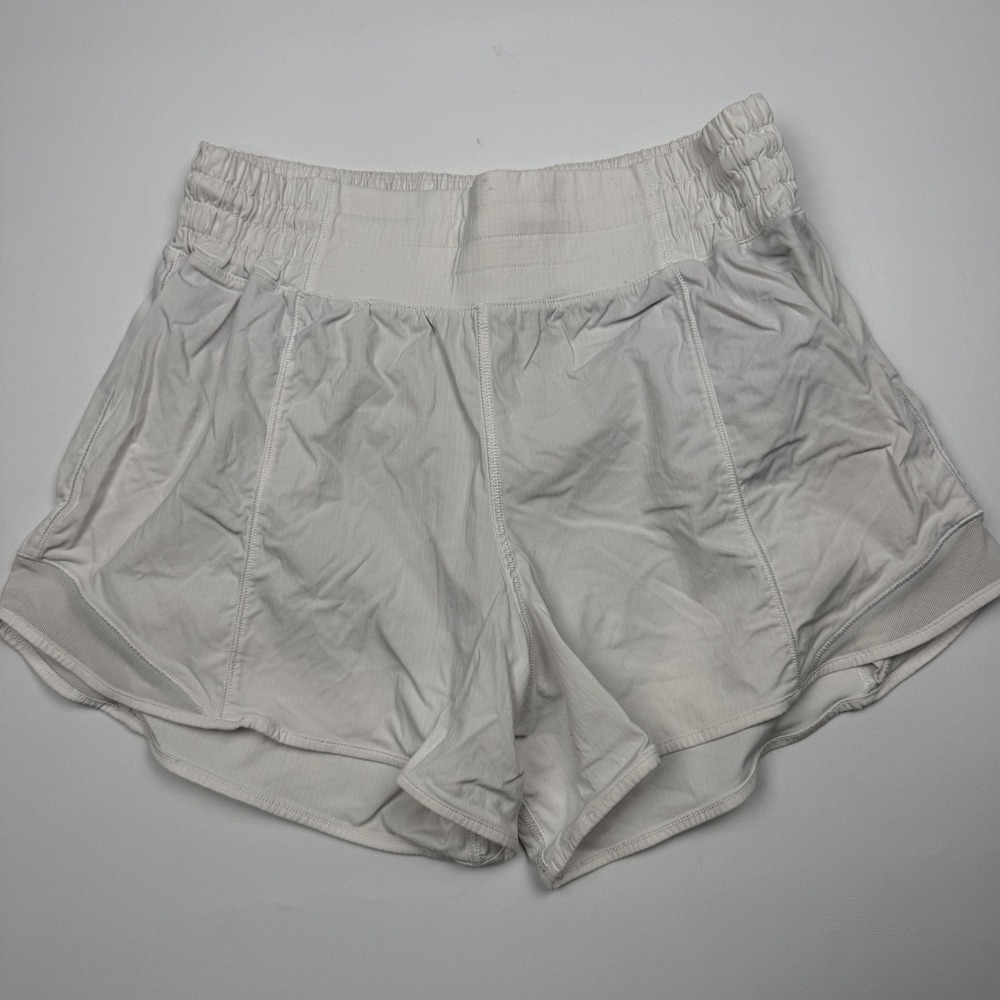Lululemon Hotty Hot Shorts Womens 6 White Lined High Rise 3.5 Inseam